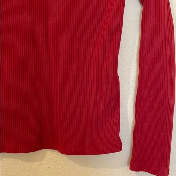 Reformation red classic style long sleeve, exposed shoulders - Picture 3 of 5
